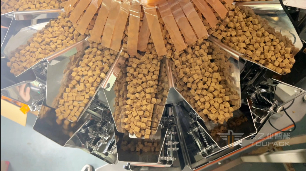 Otomatis Kentang Chips Snacks Mesin Kemasan Vertikal Kecepatan Tinggi 120BPM Mesin Menimbang & Kemasan Cerdas
