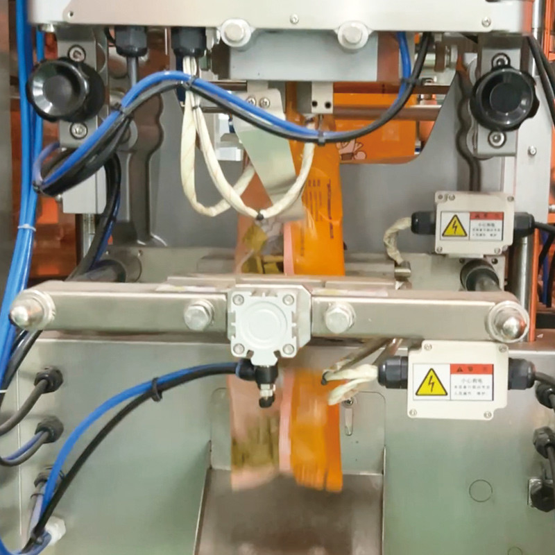 Multi Head Weighing Potato Chips Packing Machine Nitrogen Peanut Nut Popcorn Sachet Packing Machine