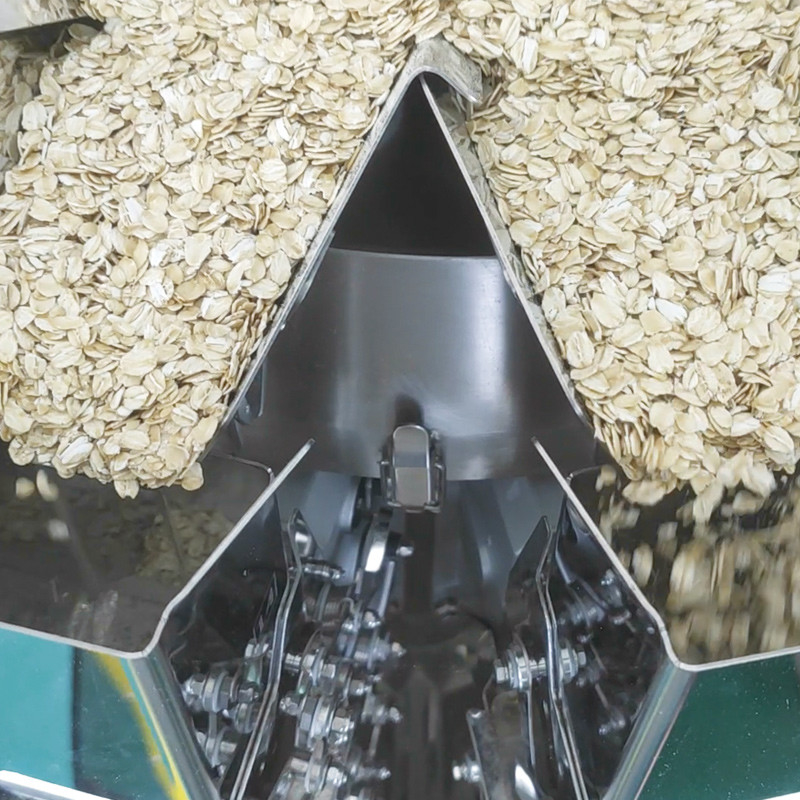 Multi Head Weighing Potato Chips Packing Machine Nitrogen Peanut Nut Popcorn Sachet Packing Machine