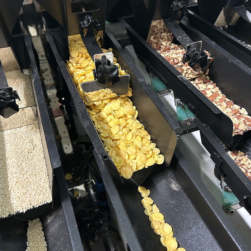 Mesin Pengemas Kantong Prefabrikasi Pakan Burung Mesin Pengemas Makanan Anjing Makanan Kucing Peralatan Pengemas Granul Multifungsi Mesin Timbang Multihead