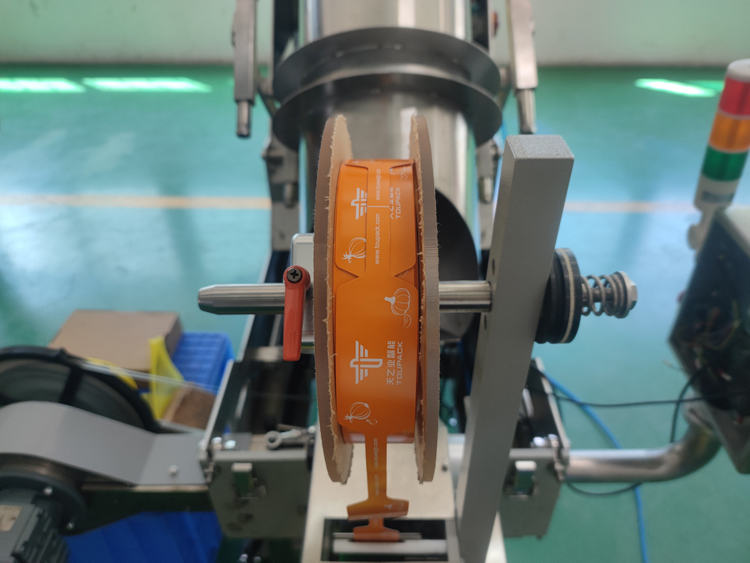 Mesin Pengemas Jaring Otomatis Rentang Penimbangan 3g-5000g untuk Mengemas Sayuran Buah Jahe Kentang Jeruk